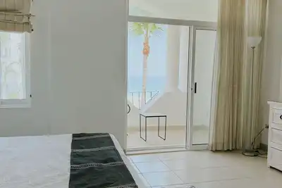 Image de Grand Beachfront 2br / 2br Condo @Mykonos Bay Resort