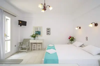 Image de \"Lygdamis Hotel\" double studio in the heart of Naxos