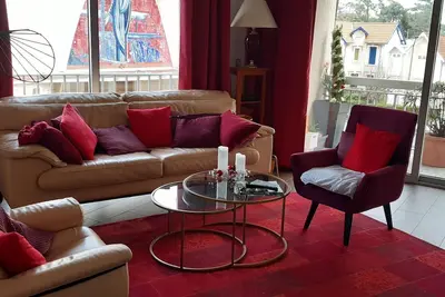 Image de Appartement 70 m² avec balcon à proximité d'un parc et à 400 m de la mer