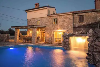 Image de Villa avec piscine et climatisation