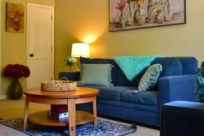 Image de Spacious Townhouse in the ❤ of Fayetteville