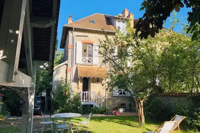 Image de Maison familiale dans le centre village de Barbizon, forêt de Fontainebleau