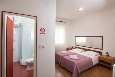 Image de Villa Konalić - Double or Twin Room with Balcony and Sea View 2