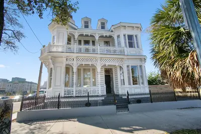 Image de The Orleans House | One of a Kind Historic Landmark w Pool near Fq