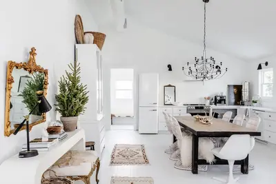 Image de Enjoy a winter getaway to the Beach! Stunning 2br Beach Cottage