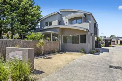 Image de Capel Beach House Mornington Peninsula opposite the beach