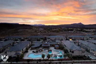 Image de Views of Zion Park - Heated backyard Pool & Hot Tub -Firepit, Golf, Hiking