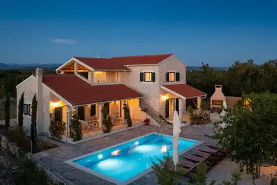 Image de Superbe maison de 4 chambres à Sibenik