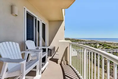 Image de Escape to Paradise Luxury Condo by Guest Cottage