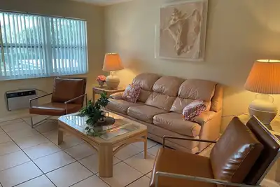 Image de Short Block To Beach And Intracoastal #205