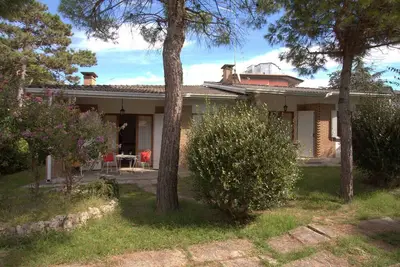 Image de Appartement de vacances avec jardin et air conditionné