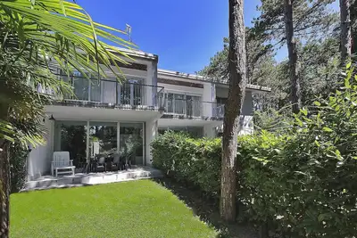 Image de Appartement de vacances avec grand jardin