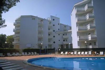 Image de Appartement de vacances 200 m de la mer Adriatique avec un jardin