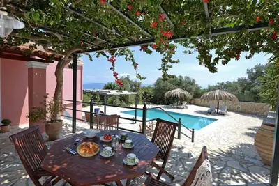 Image de Simos Villa de luxe avec piscine privée et vue sur la mer