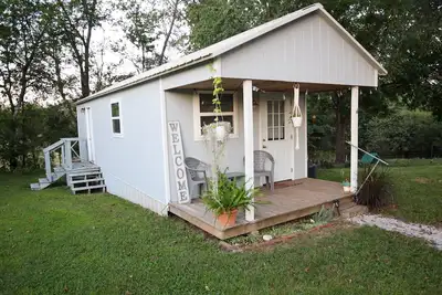 Image de Tiny House on the Farm: Watch Farm Animals, Near Buffalo River