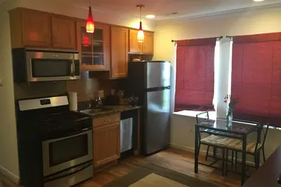 Image de Cozy Downtown Condo