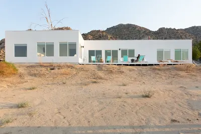 Image de Minimalist desert retreat