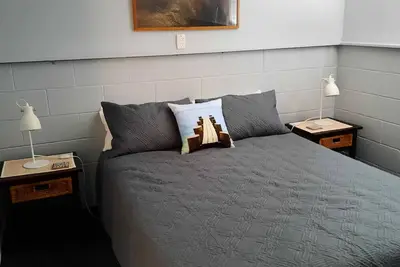 Image de 1-bedroom tidy unit situated in a quiet cul-de-sac.