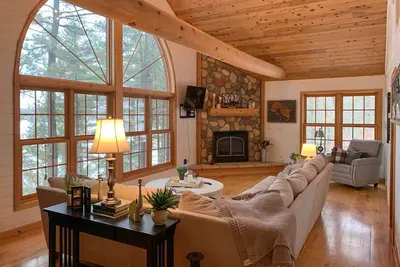 Image de Viola Lakefront Escape w\/ 3 Kayaks & Paddle Board