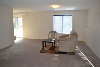 Image de 1br Furnished Walk Out Basement in Best Community
