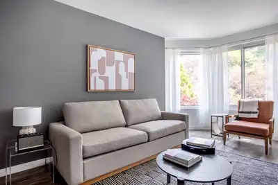 Image de Smart Telegraph Hill 1br w/ Gym, Sauna, walk to Muni, by Blueground