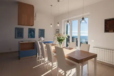BlueLine - Apartment with large terrace, a few steps from the sea
