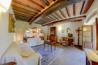 Image de App. Papavero x8 Beautiful farmhouse surrounded by nature, with swimming pool just 3 km from Cortona