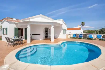 Image de Modern villa with private pool, Ac, Wifi, sleeps 6, 10 min to beach and centre