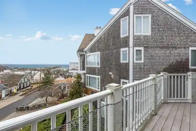 Image de Exquisite 2br + Loft - West End Unit with Views