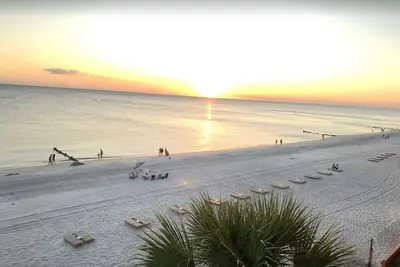 Image de Freshly Updated! Beachfront Ocean View, Large Family Friendly Condo