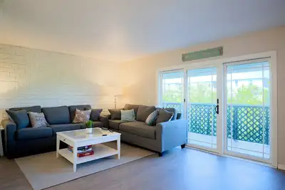 Image de Beautiful Townhome Steps from Beach