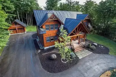 Image de New Large Adirondack Lodge with Pond Waterfront and A\/C