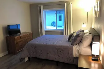 Image de The Family - Entire private 2 bed/ 2 bath Apt