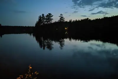 Image de Waterfront retreat on Robertson Lake