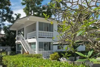 Image de Art Studios #7 Set in manicured gardens and only a stones throw from the beach
