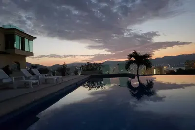 Image de Enjoy an excellent view of the bay 5 minutes from the beach