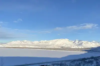 Image de Snowmachining Bunkhouse near Summit Lake (Paxson, Ak)