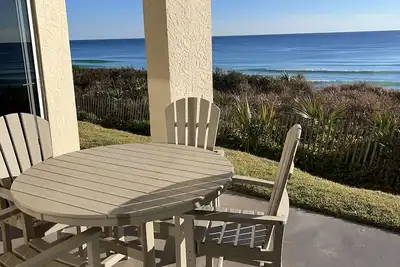 Image de 30a High Pointe Gulf Front 600’ Private Beach Renovated 2 Bed 2 Bath. Pickleball