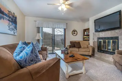 Image de Unit B7 spacious 4bed/3bath condo perfect lakefront spot for family and friends