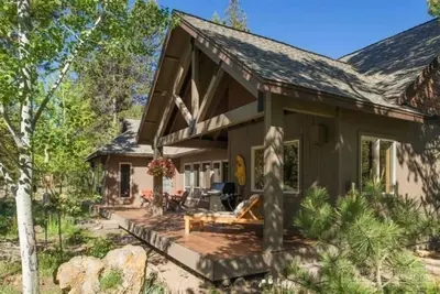 Image de Upscale 3br Ensuite on golf course w/ Saltwater Hot Tub, Kayaks, 8 Sharc passes,