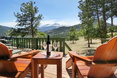 Image de Delightful Getaway with Free WiFi, a Wood Fireplace, Washer/Dryer, & Great Views