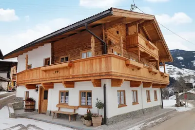 Image de groĂźes Ferienhaus Kolsassberg