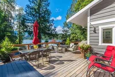 Image de Stunning Newly Renovated Piece of Heaven