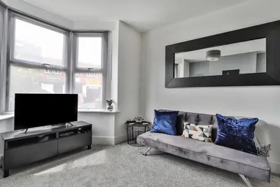 ★Refurbished★ Plush Property|Great Transport Links