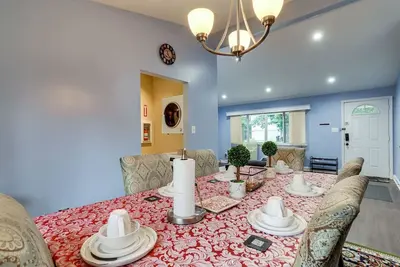 Image de Beautiful 3 bedrooms and 2 baths with free parking