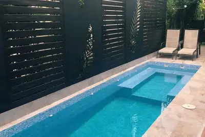 Image de Private retreat - house with pool