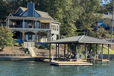 Image de Perfect Lake Getaway-6 Bedrooms, Ideal Location and Never Ending Views