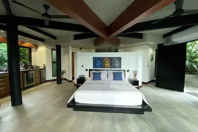 Image de Tulemar - Monkitail Retreat - ocean front luxury villa