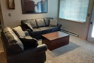 Image de Fully Renovated, True Ski in/Ski out, 2br 2bath Condo