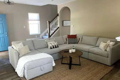 Image de Grove City Home with 2 Beds, 2. 5 Baths and Yoga Room!